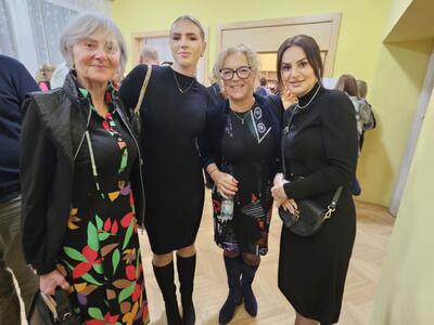 PXL2_20251129_191100