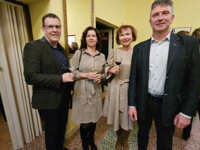 PXL2_20251129_191319