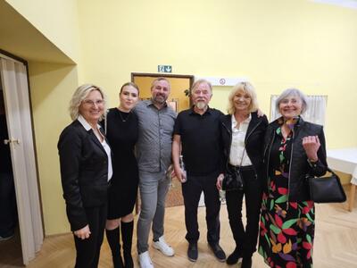 PXL2_20251129_193200